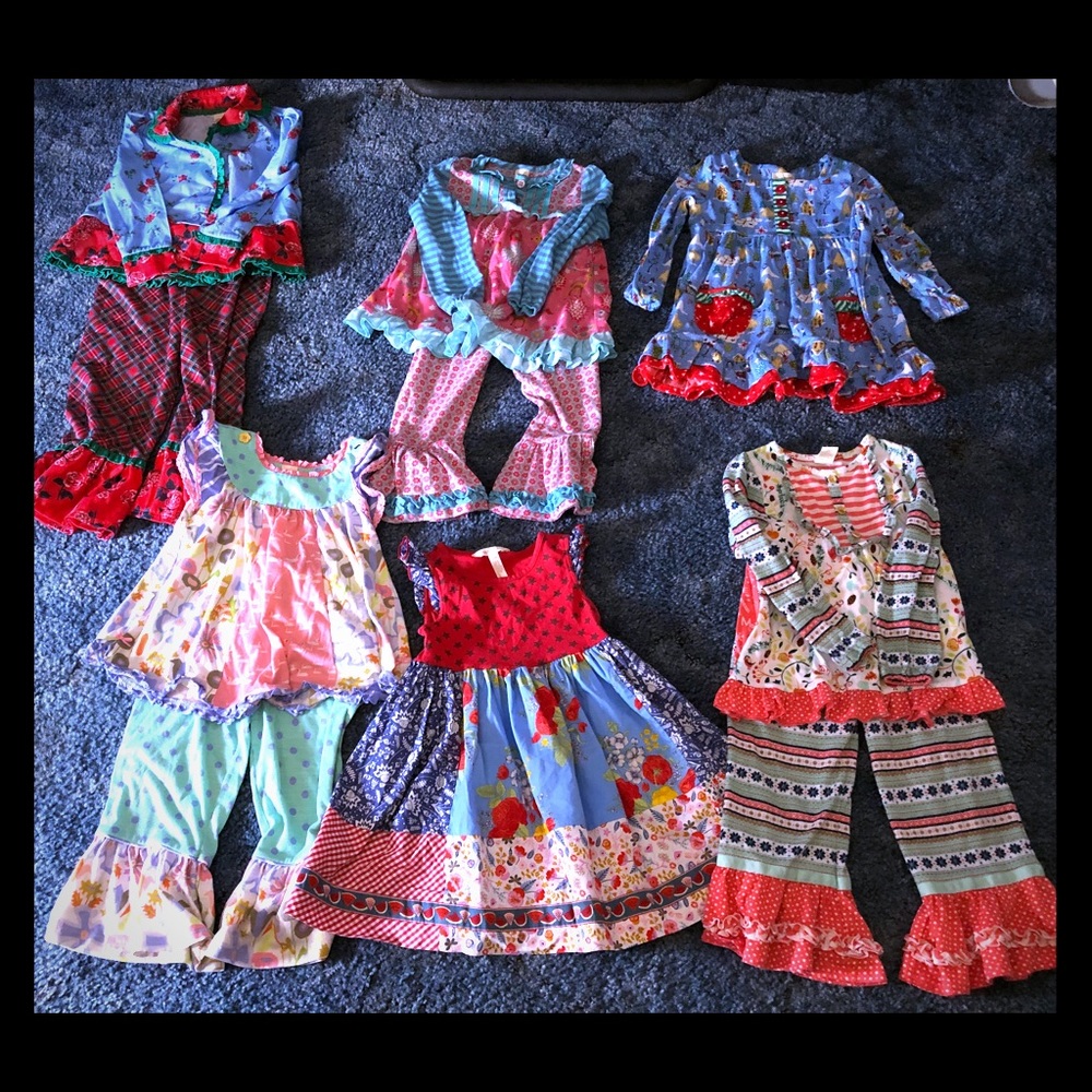 Lot of girls size 4 Matilda Jane outfits.